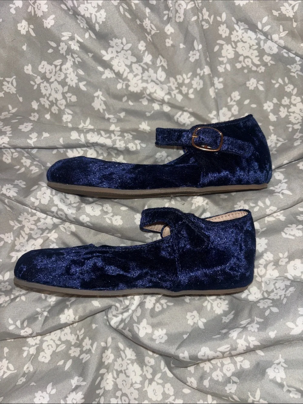 Velvet flats